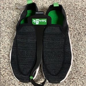 Sanuk Chiba Quest slip on Men’s 13/Women’s 14